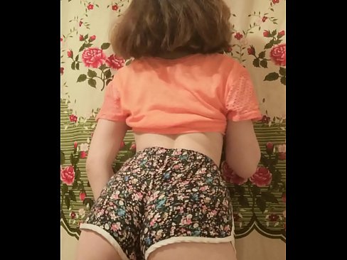 ❤️ סעקסי יונג באַבע סטריפּינג אַוועק איר קורצע הייזלעך אויף אַפּאַראַט פּאָרנאָ ווק ביי אונדז ﹏