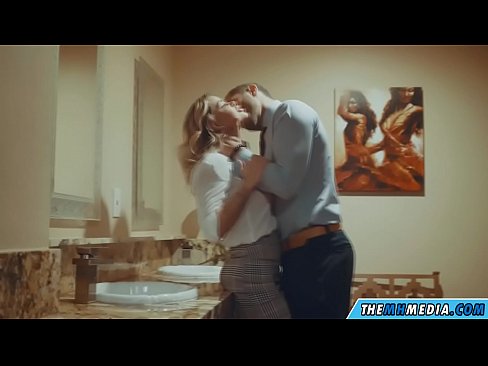 ❤️ ווען אַ באַסטי בלאָנדע סידוס איר אין אַ ציבור אָפּטריט פּאָרנאָ ווק ביי אונדז ﹏